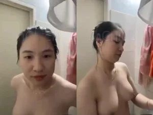 Gái vú bự, vừa call với em người yêu vừa tắm